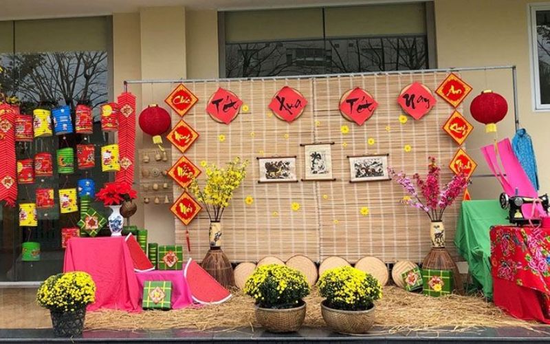 Sử dụng hoa giả để trang trí văn phòng làm việc