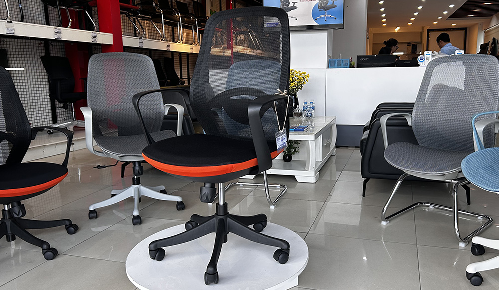 Ghế B2501N sử dụng chất liệu chắc chắn đảm bảo toàn cho người dùng