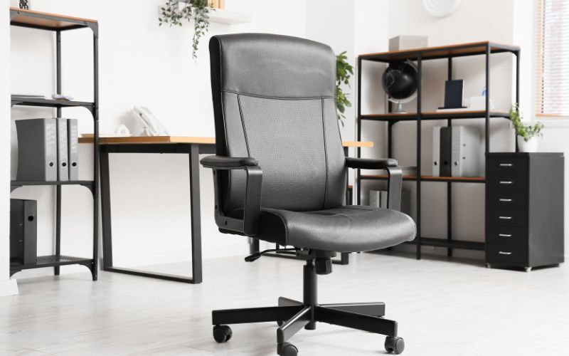 Những sai lầm khiến ghế da nhanh hổng, tróc da