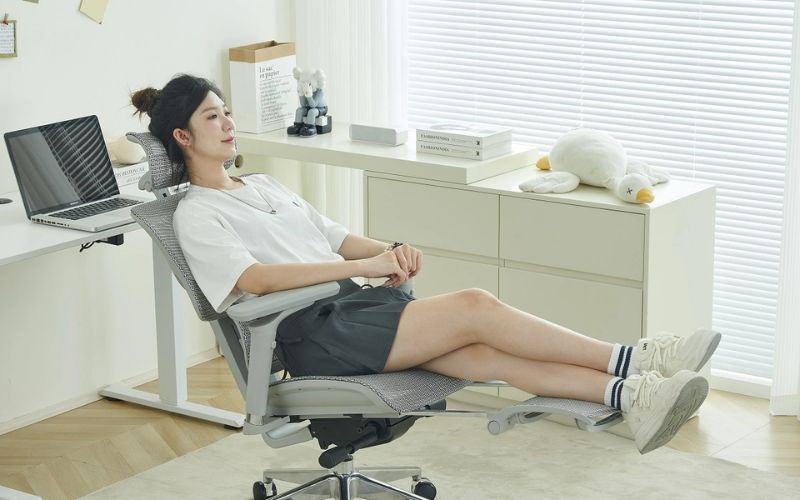 Những đặc điểm trong thiết kế của ghế làm việc có gác chân